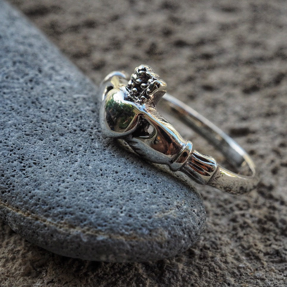 Claddagh sterling silver ring
