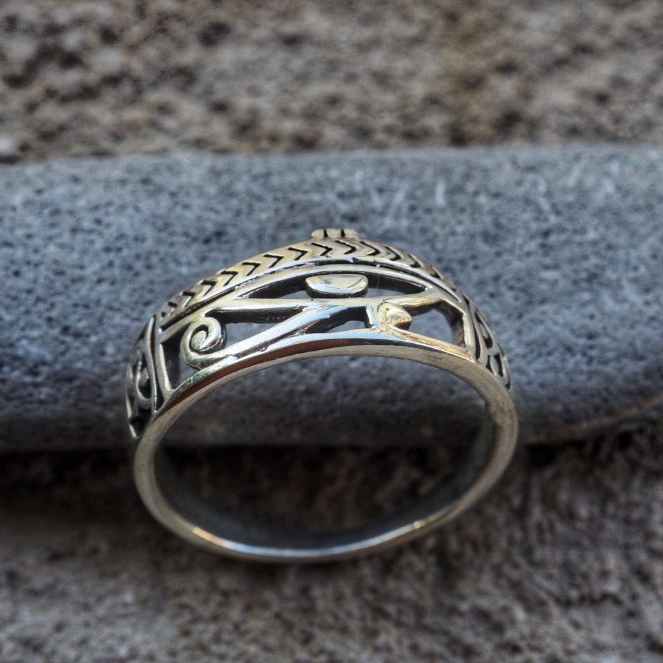eye of ra sterling silver ring