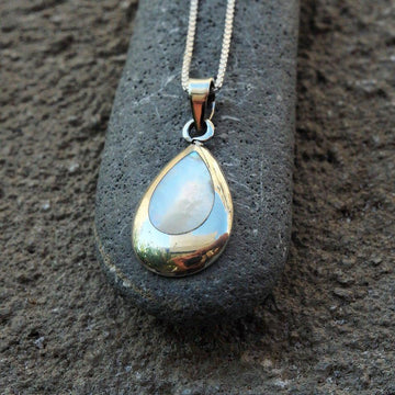 Pearl Drift Shell silver necklace