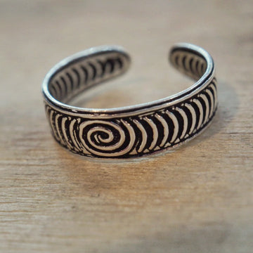 Spirit silver small adjustable ring