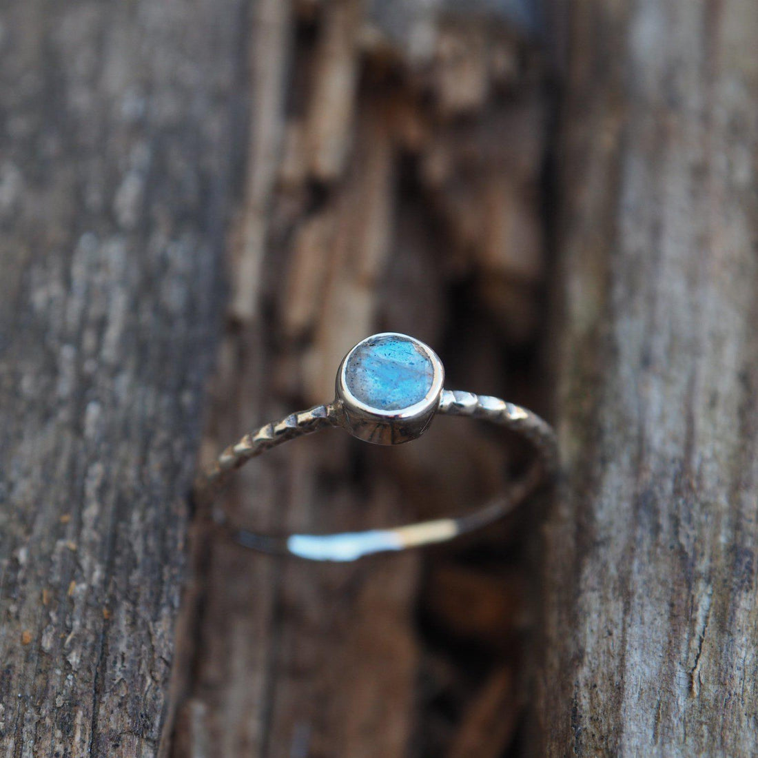Circle gem stone silver delicate stacking ring-ring-Magnetica