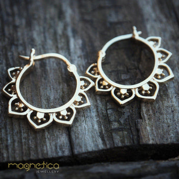 Dainty floral small 18.K gold-plated hoop earrings-earrings-Magnetica