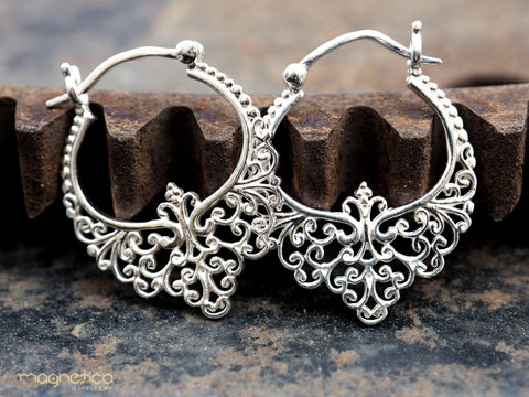 Filigree silver hoop earrings-earrings-Magnetica
