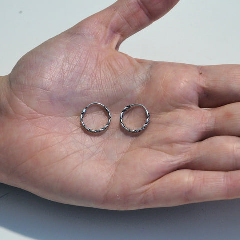 Wire oxidized silver hoop earrings