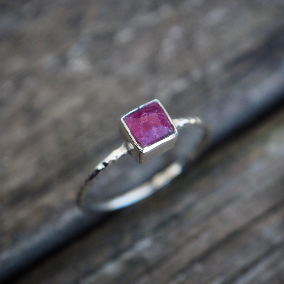 Square gem stone silver delicate stacking ring-ring-Magnetica