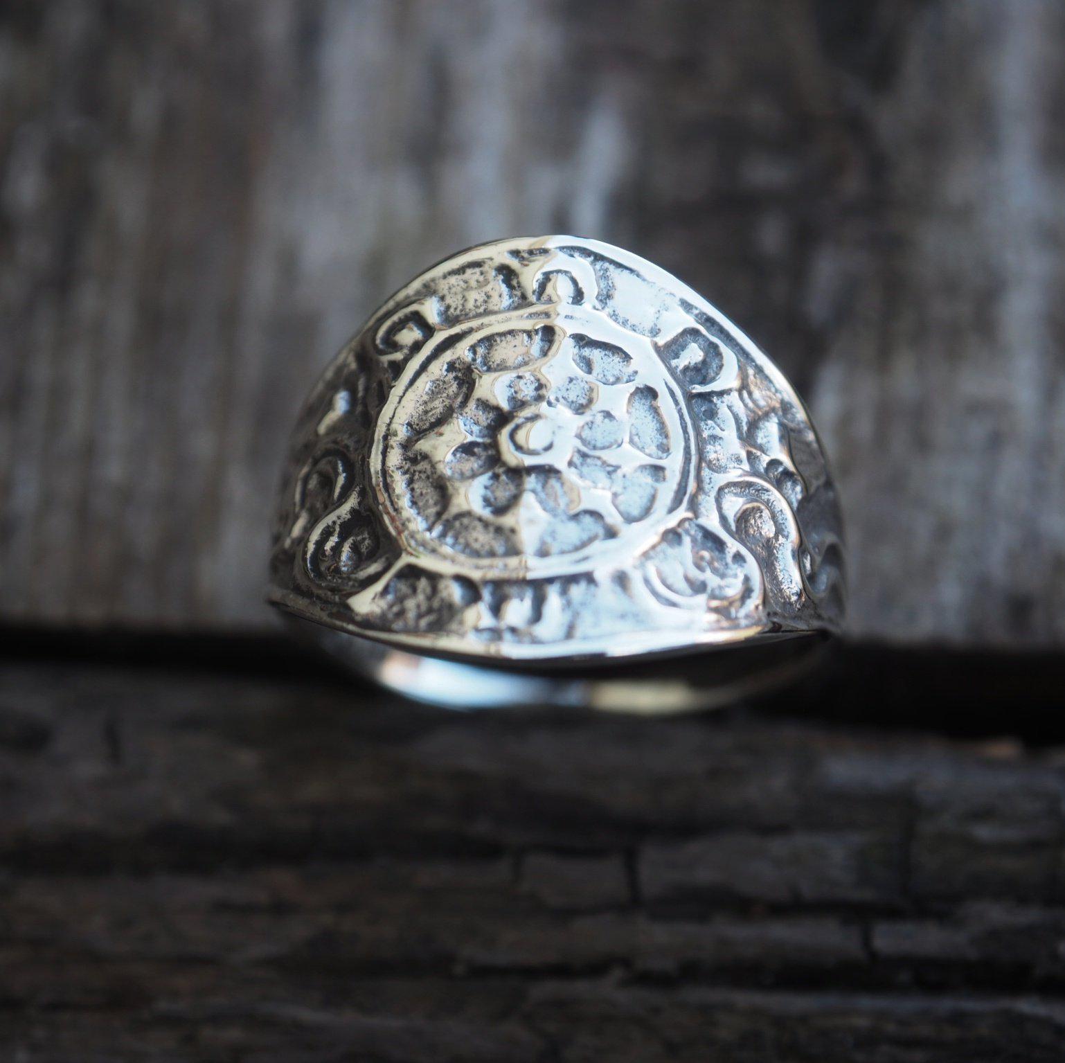 Vintage compos sterling silver ring-ring-Magnetica