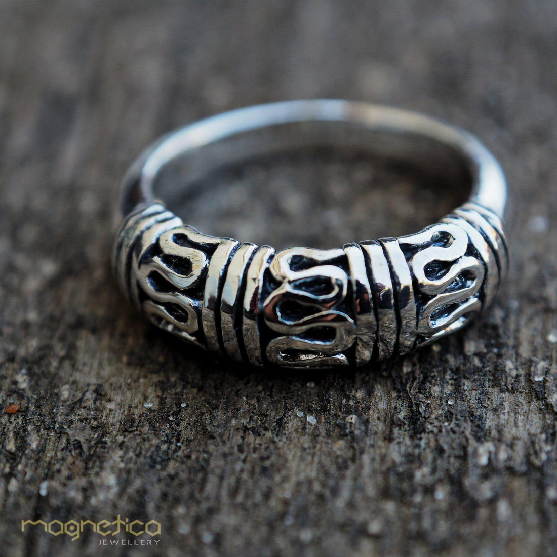 Vintage queen-A-sterling silver ring-ring-Magnetica