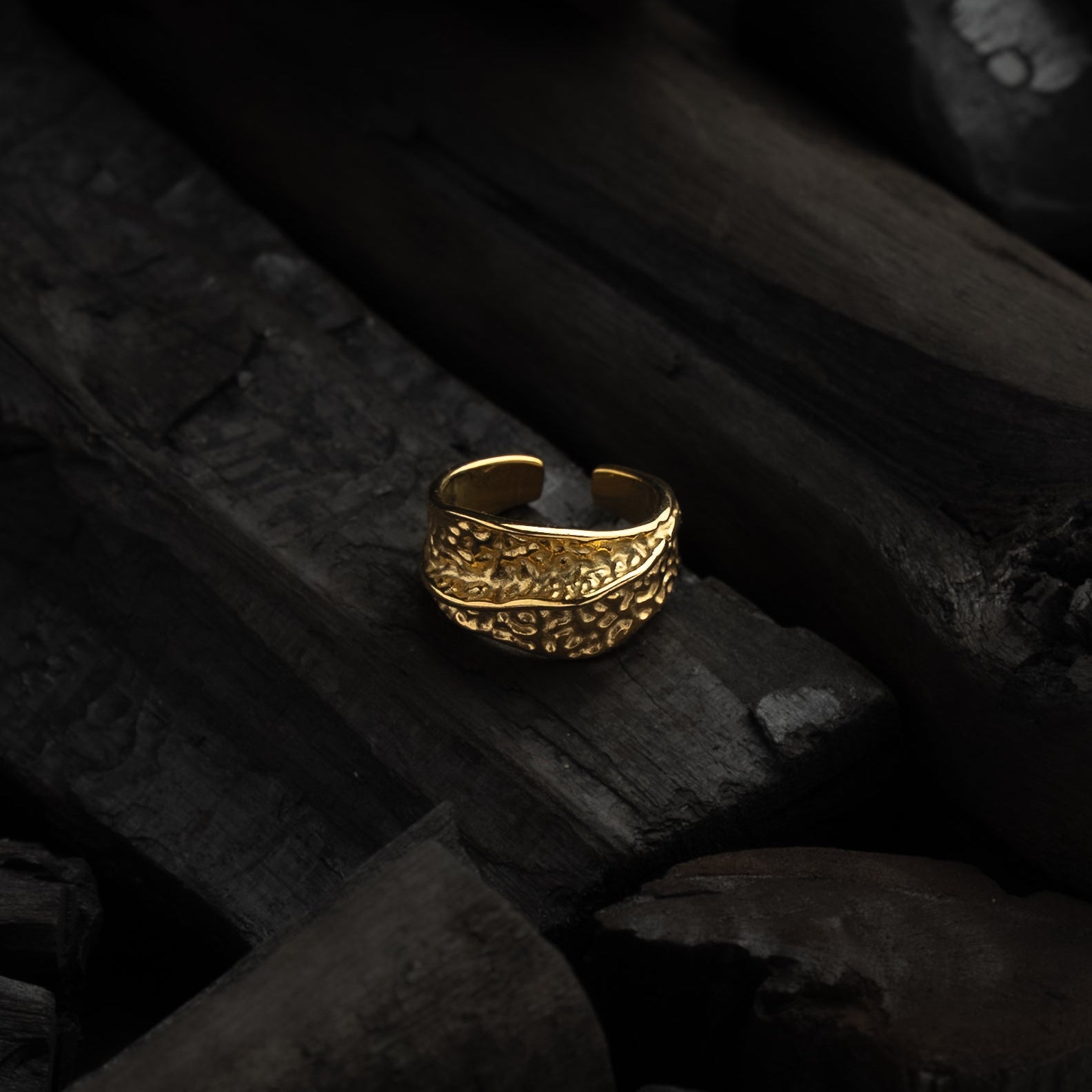 Embera gold ring - Magnetica