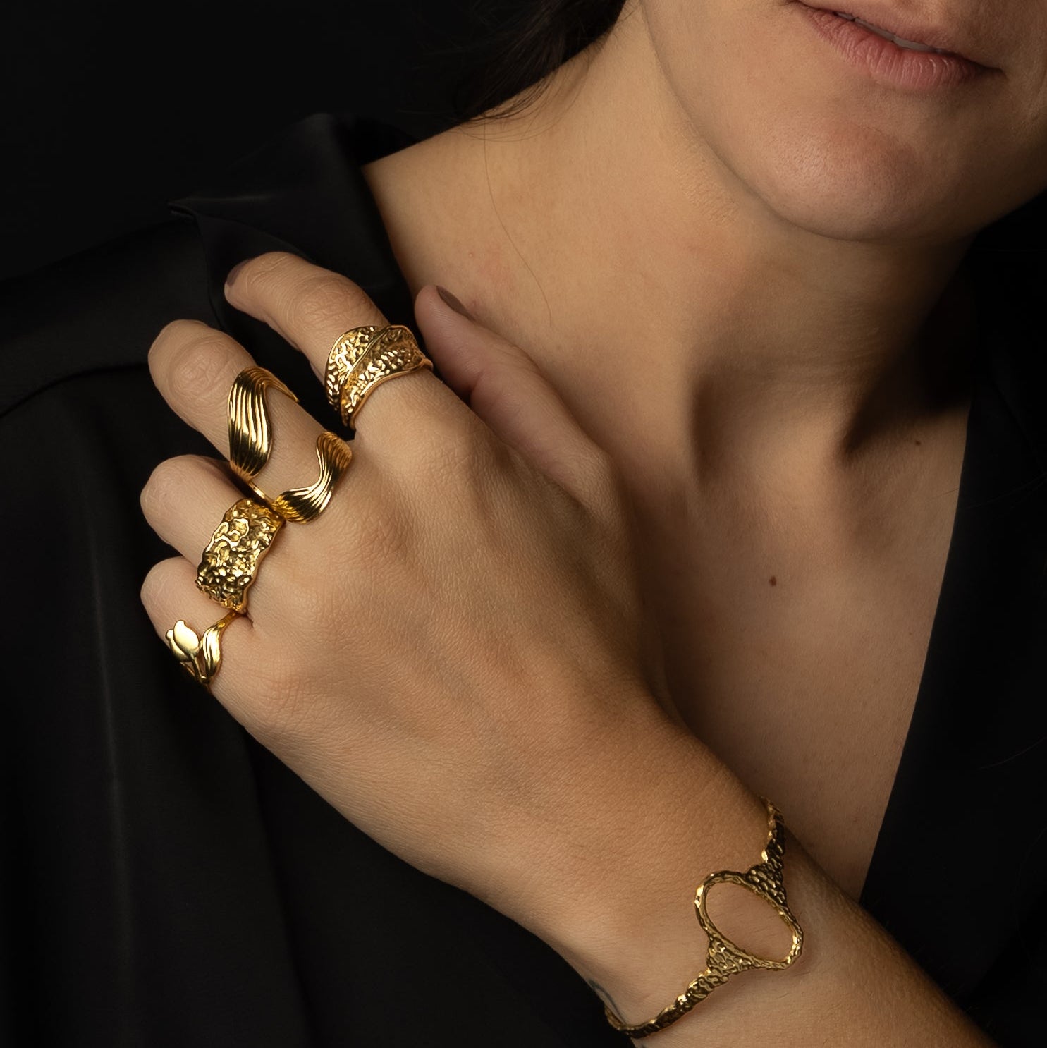 Flow gold ring - Magnetica