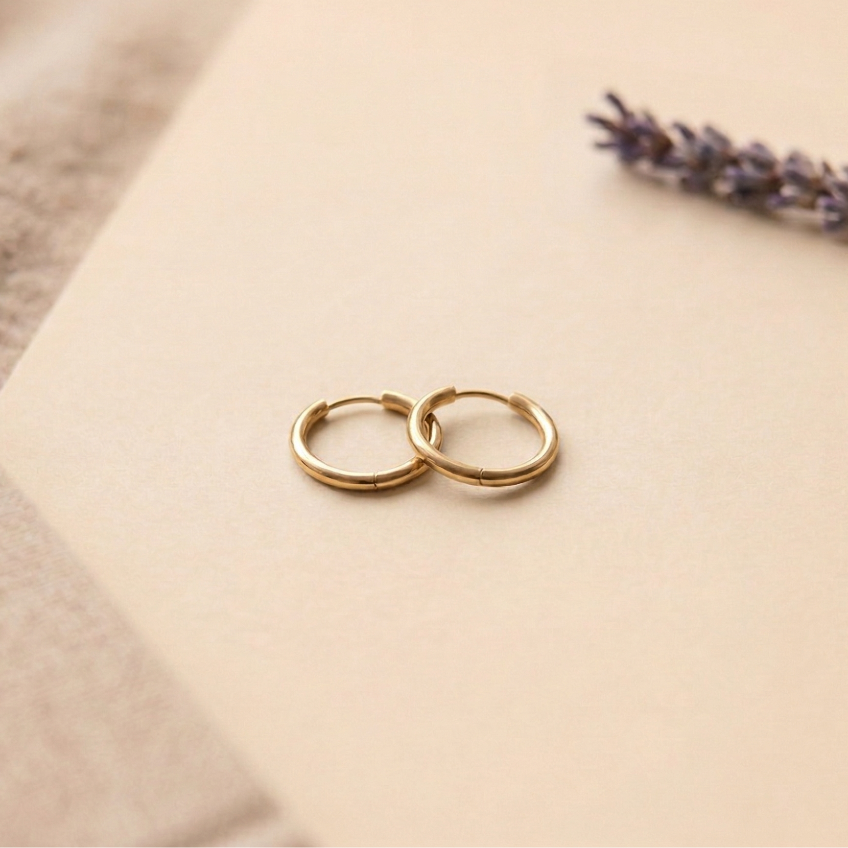 classic gold hoop earrings - Magnetica