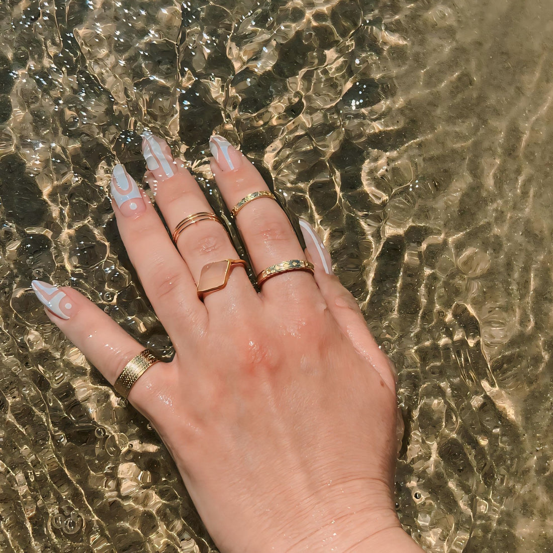 Rose-quartz rhombus gold ring-ring-Magnetica