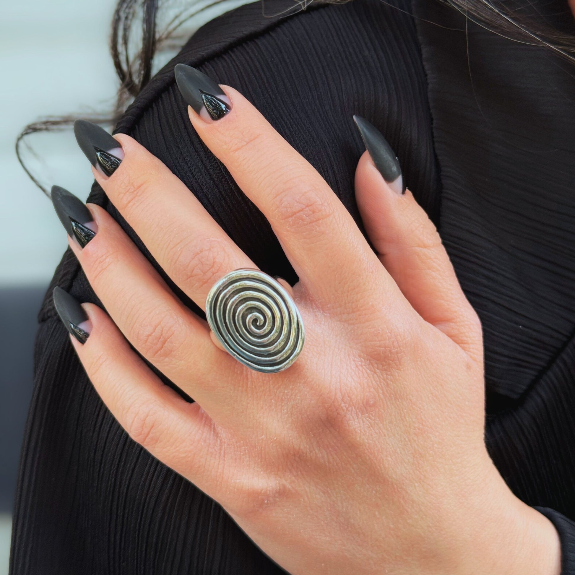Alma silver ring - Magnetica