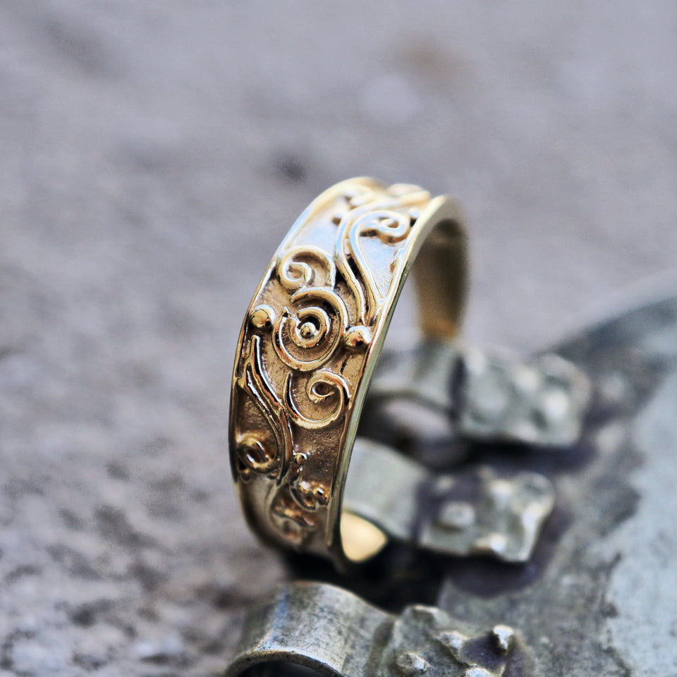 Foxglove gold midi adjustable ring