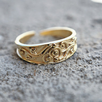 Foxglove gold midi adjustable ring