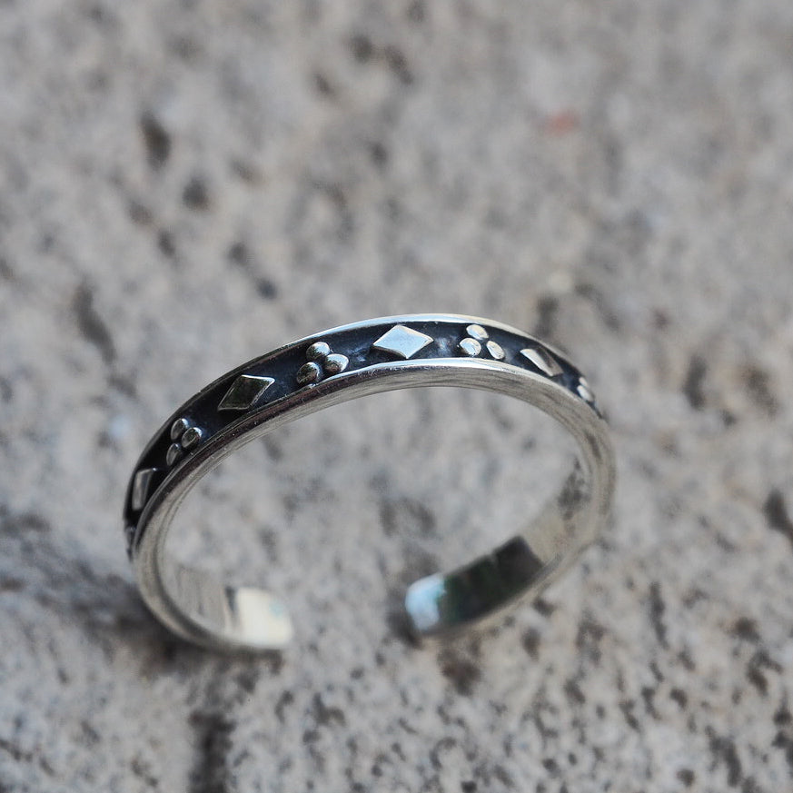 Shadow silver small adjustable ring