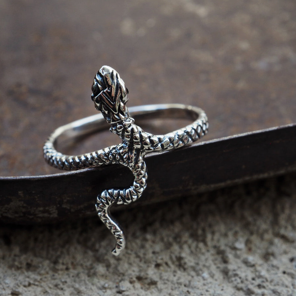 Krait small sterling silver ring