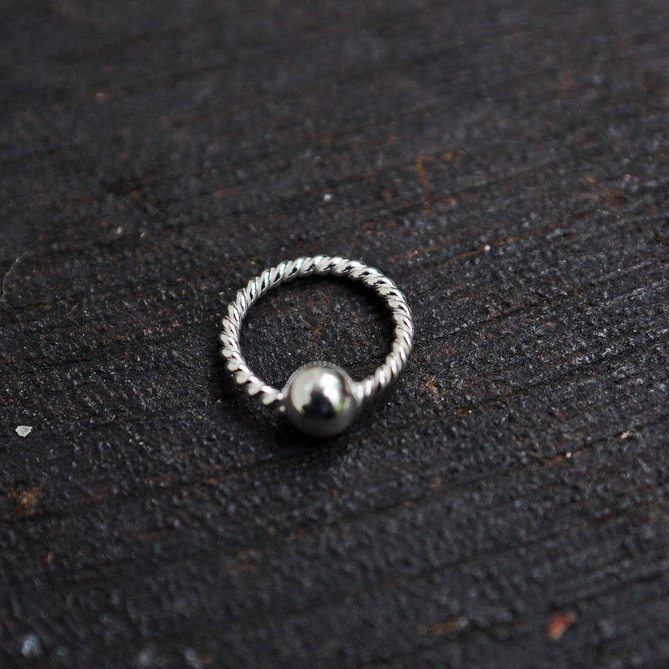 Halo Thread shinny silver piercing ring