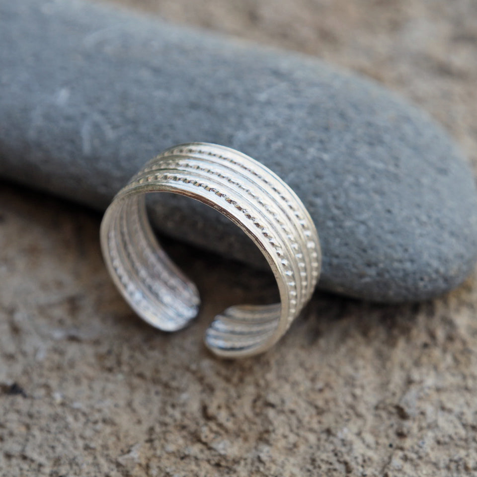 Monochrome Magic silver small adjustable ring