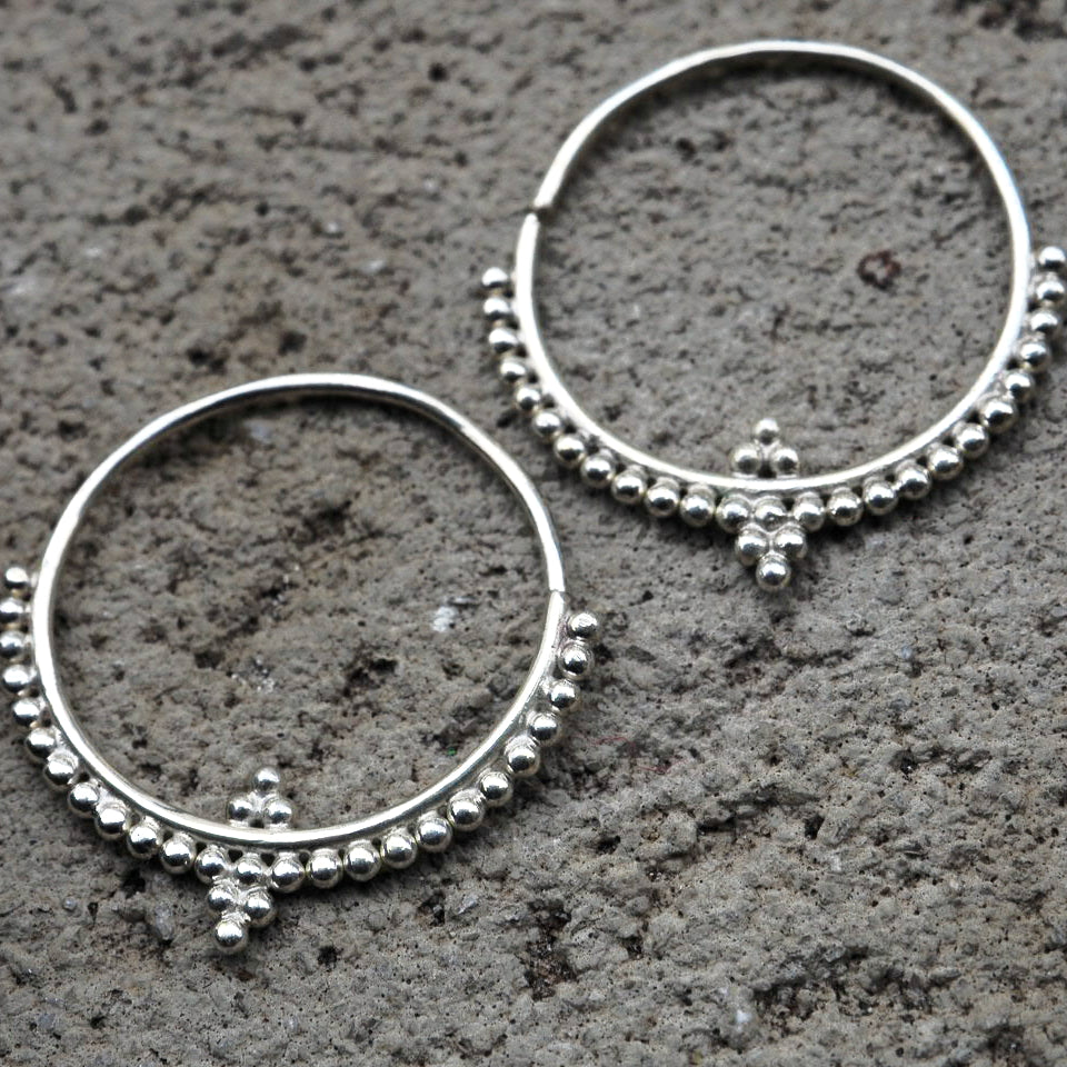 Petunia Silver hoop earrings