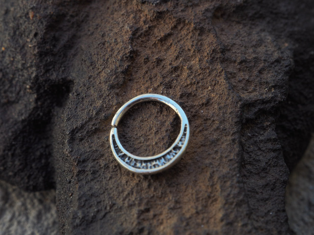 Chaos silver piercing ring