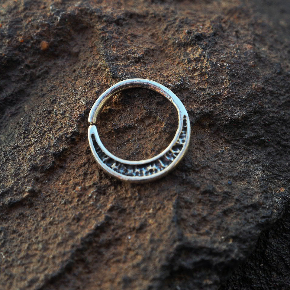 Chaos silver piercing ring