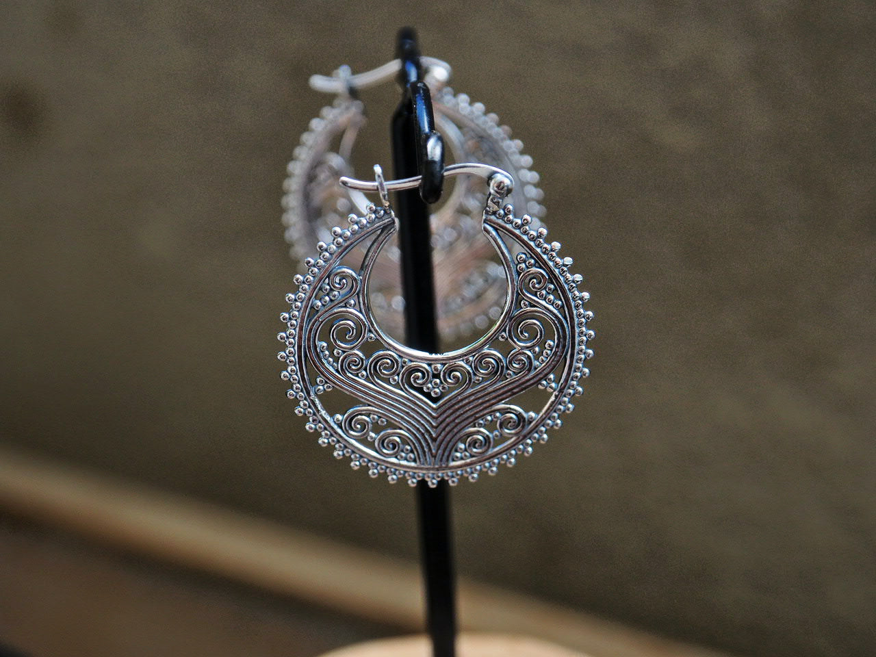 Achillea Silver hoop earrings