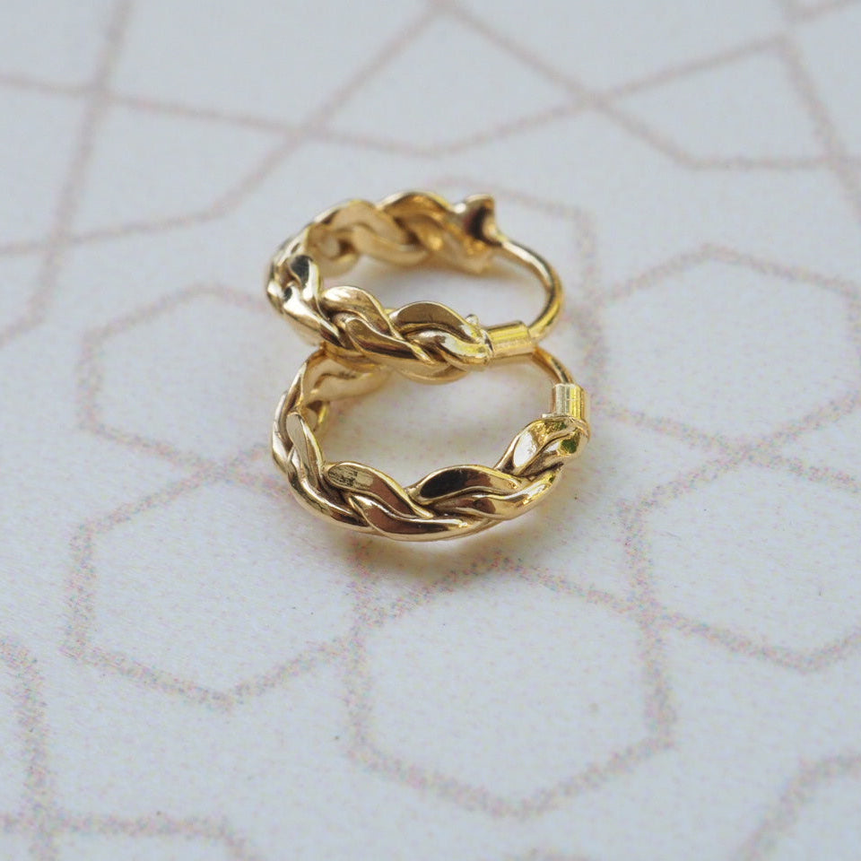 Halo gold plated piercing ring