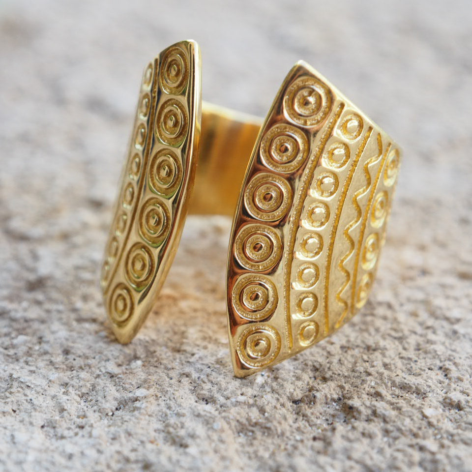 Desert queen adjustable brass ring - Magnetica