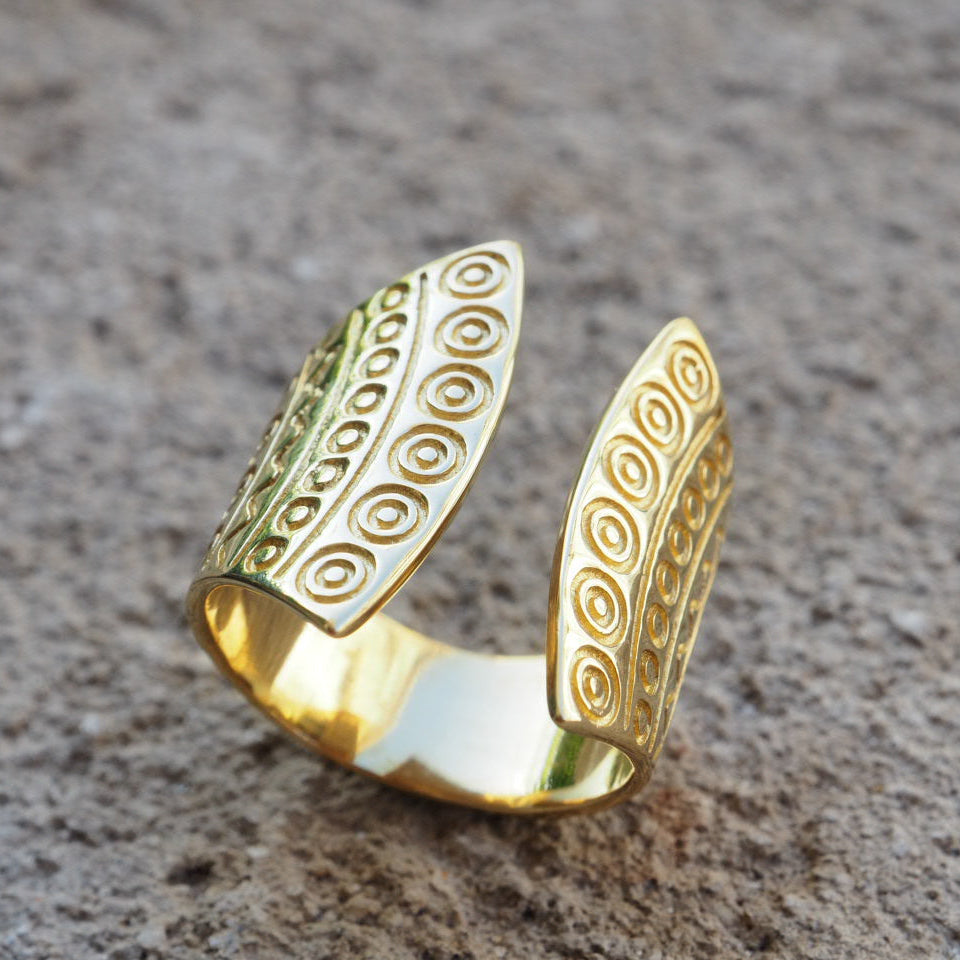 Desert queen adjustable brass ring - Magnetica