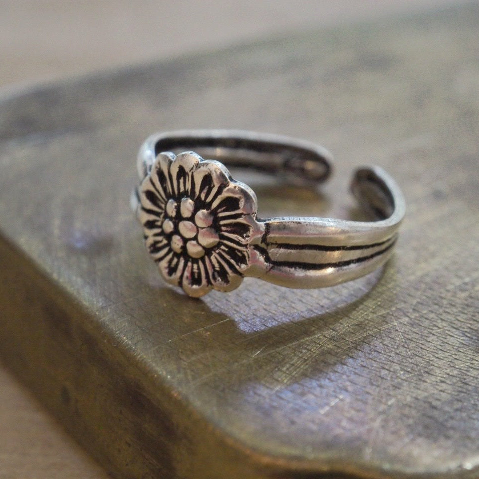 Wildflower silver small adjustable ring