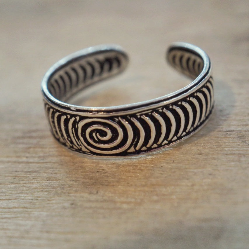 Spirit silver small adjustable ring