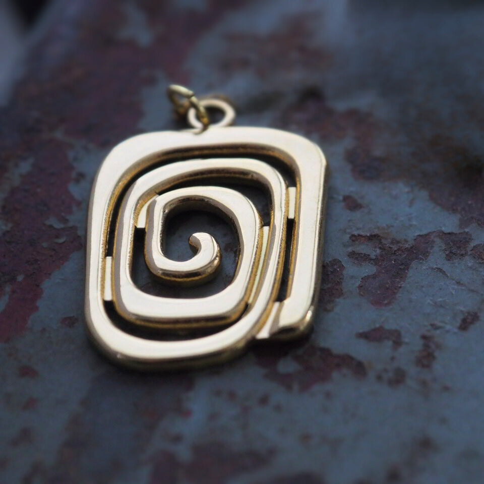 medallion gold necklace - Magnetica