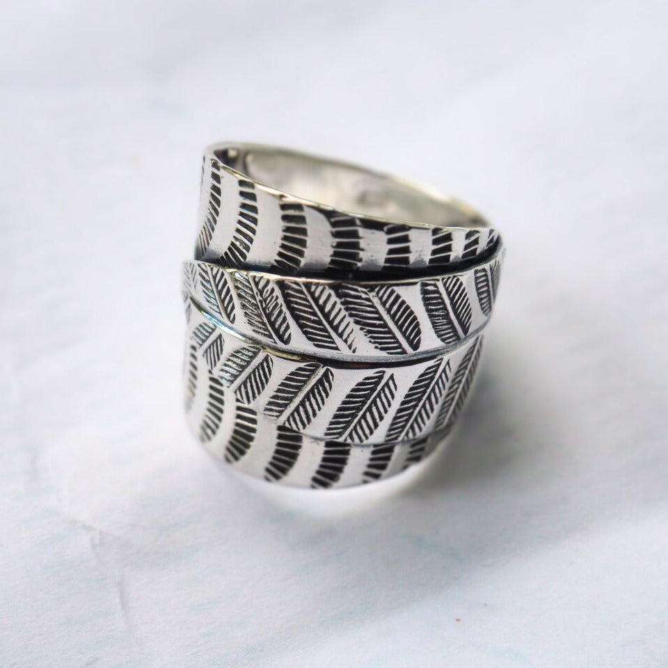 pine silver ring - Magnetica