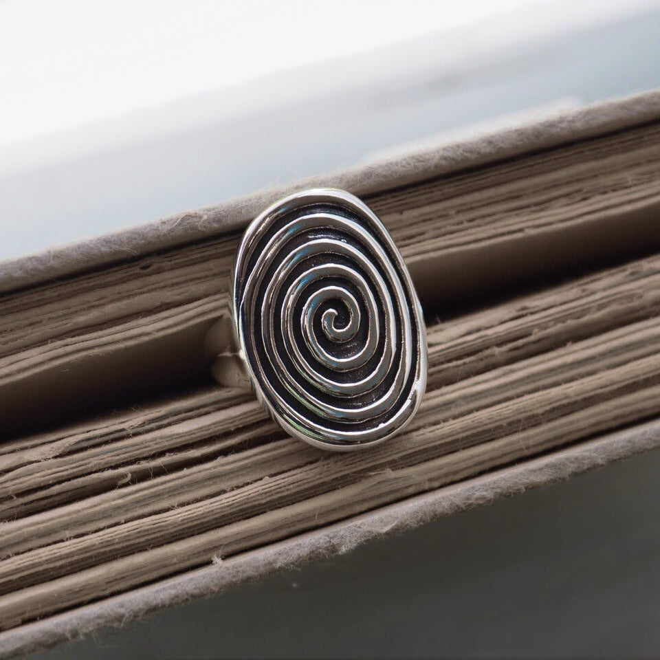 Alma silver ring - Magnetica