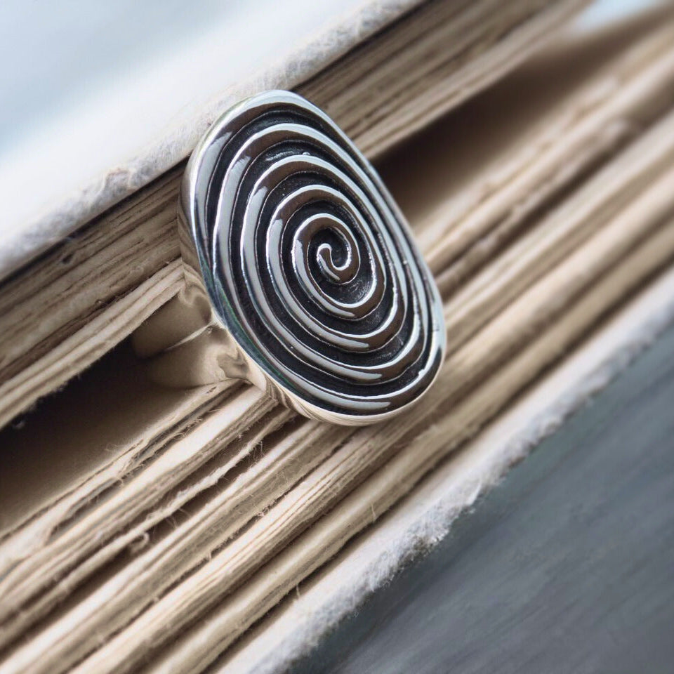 Alma silver ring - Magnetica