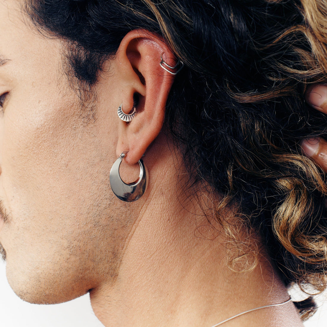 Luculia Silver hoop earrings