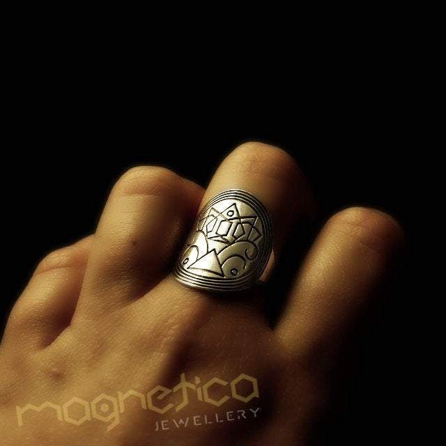 Ethnic silver ring-ring-Magnetica