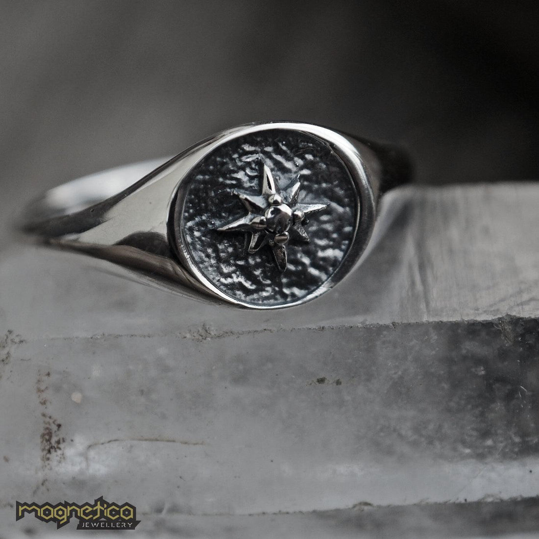 Star floral signet silver ring