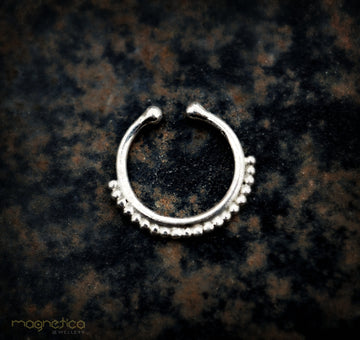 Silver Minimal fake Piercing ring