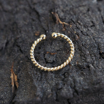 Gold twisted thin fake piercing