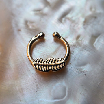 Gold feather fake piercing ring