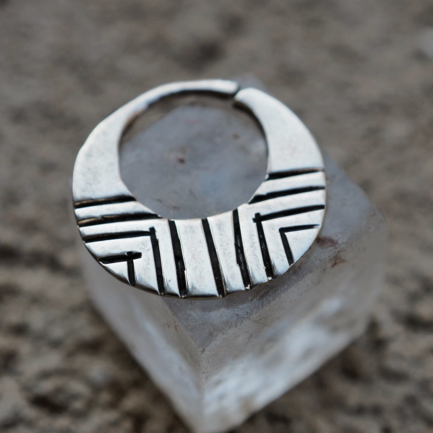 silver amazonas lines piercing ring