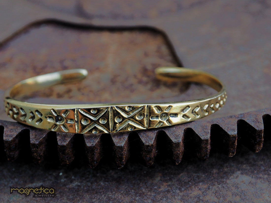 Pattern brass adjustable cuff bracelet-bracelet-Magnetica