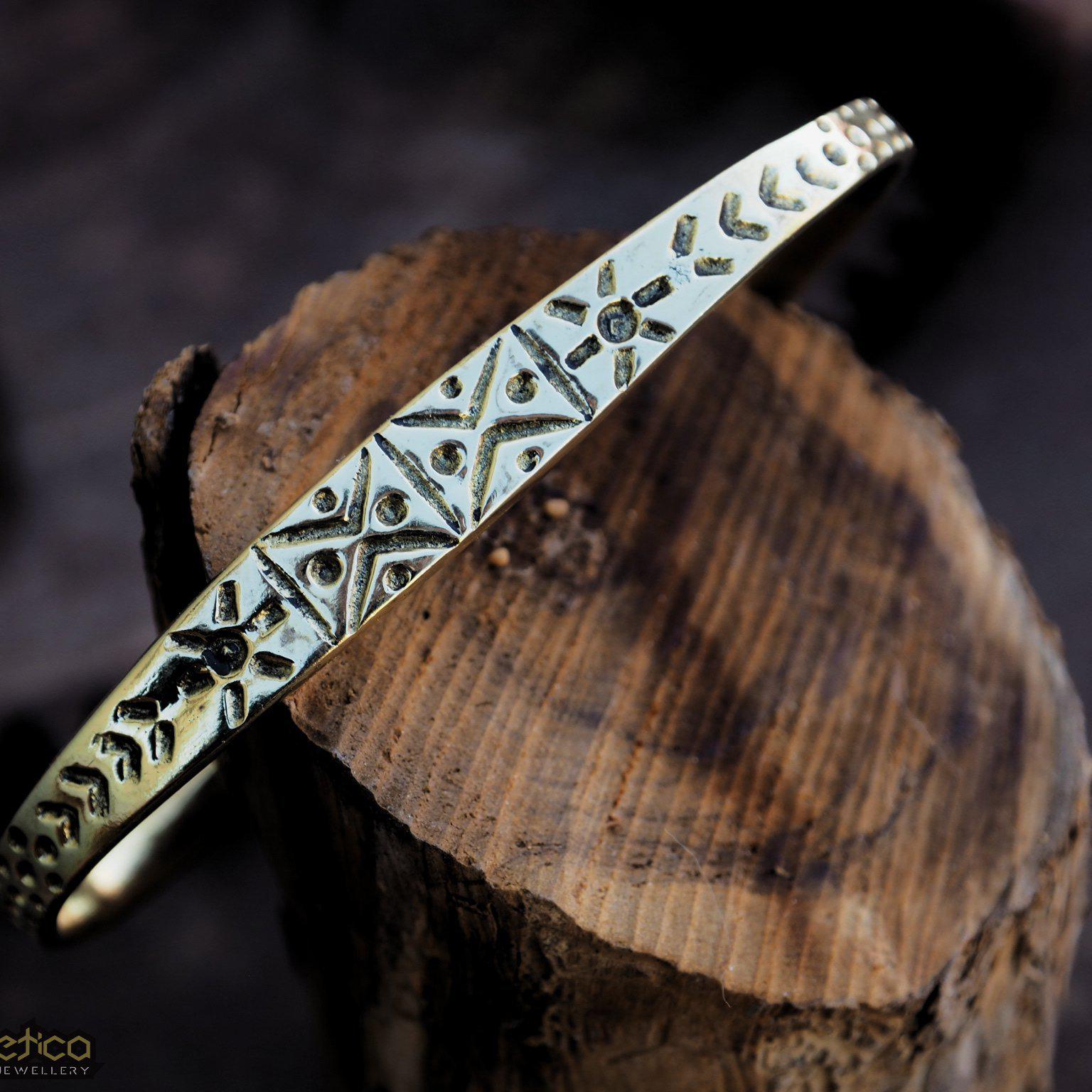 Pattern brass adjustable cuff bracelet-bracelet-Magnetica