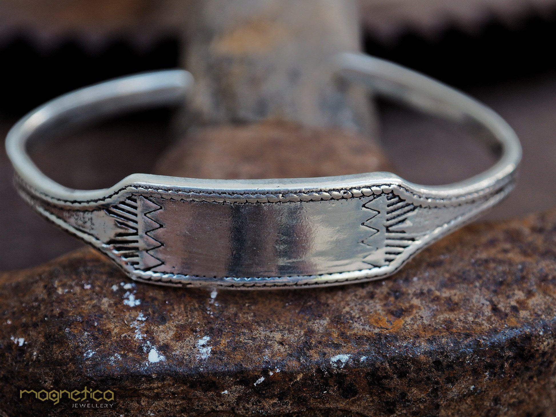 Sahara rustic cuff bracelet-bracelet-Magnetica