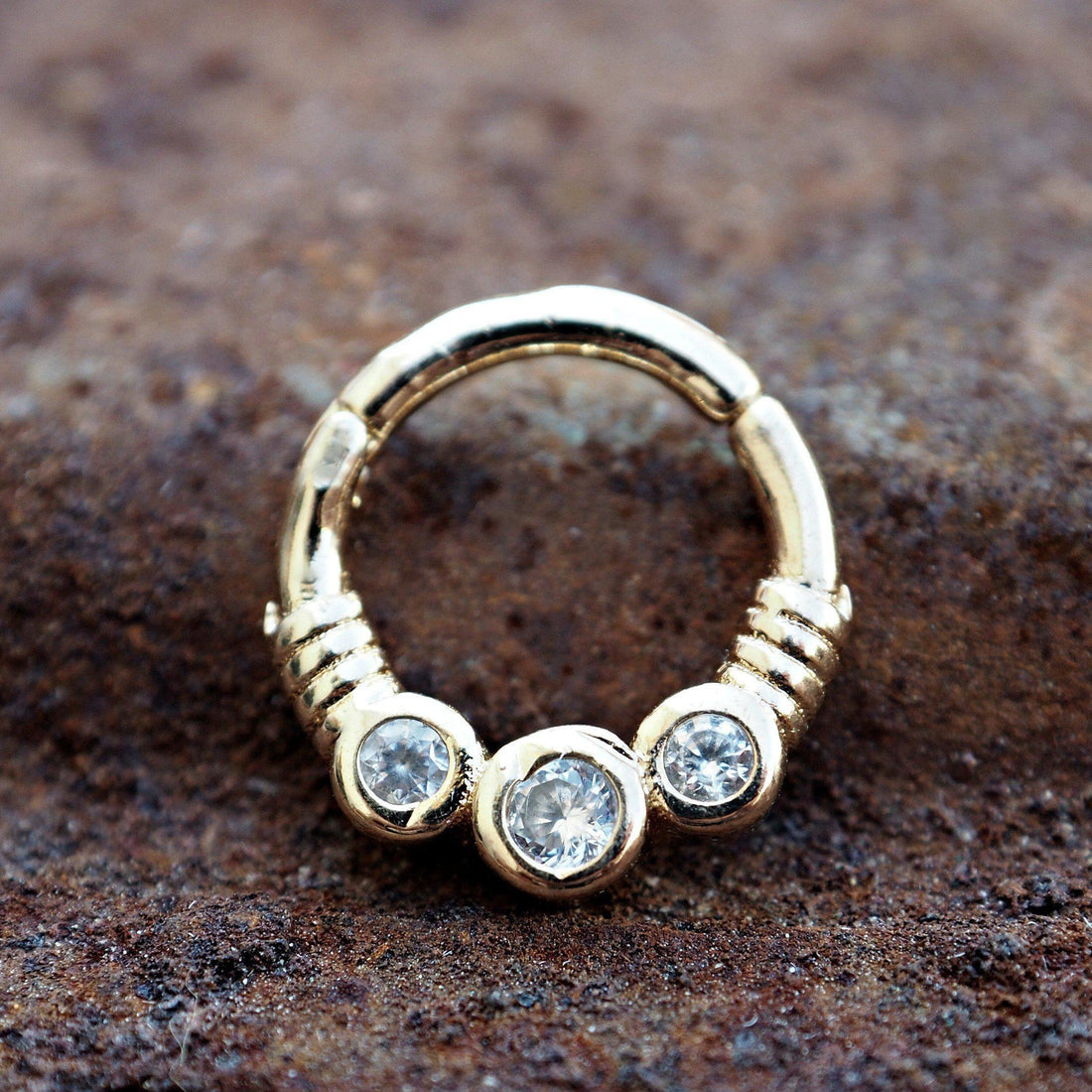 Gold piercing clicker Ring with 3 diamonds-piercing-Magnetica