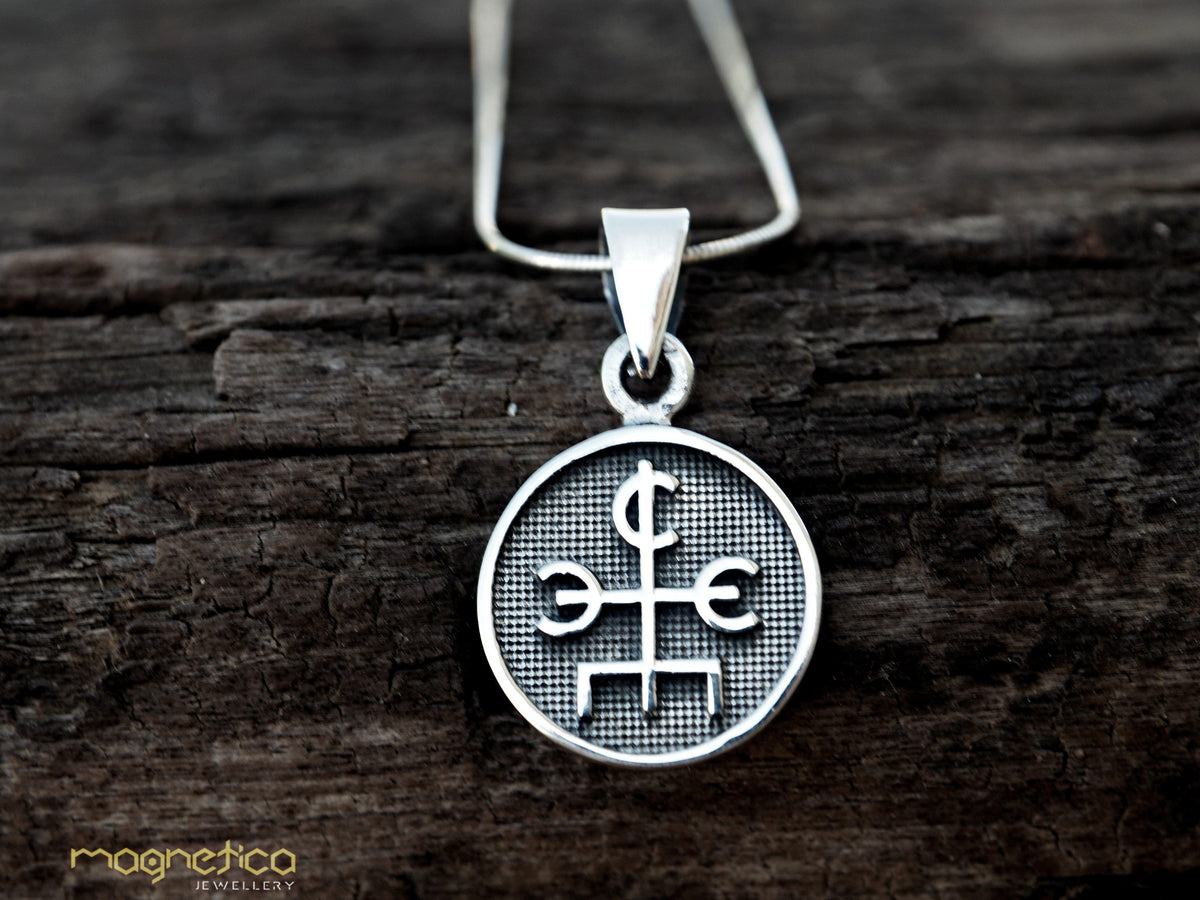 Wizard Arm Rune The wizard runes silver pendant