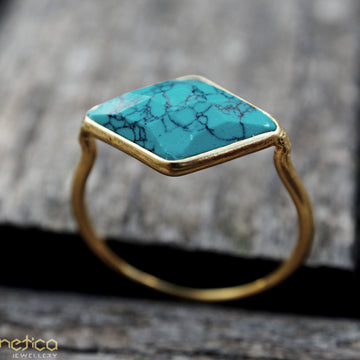 Turquoise rhombus cut gold ring-ring-Magnetica